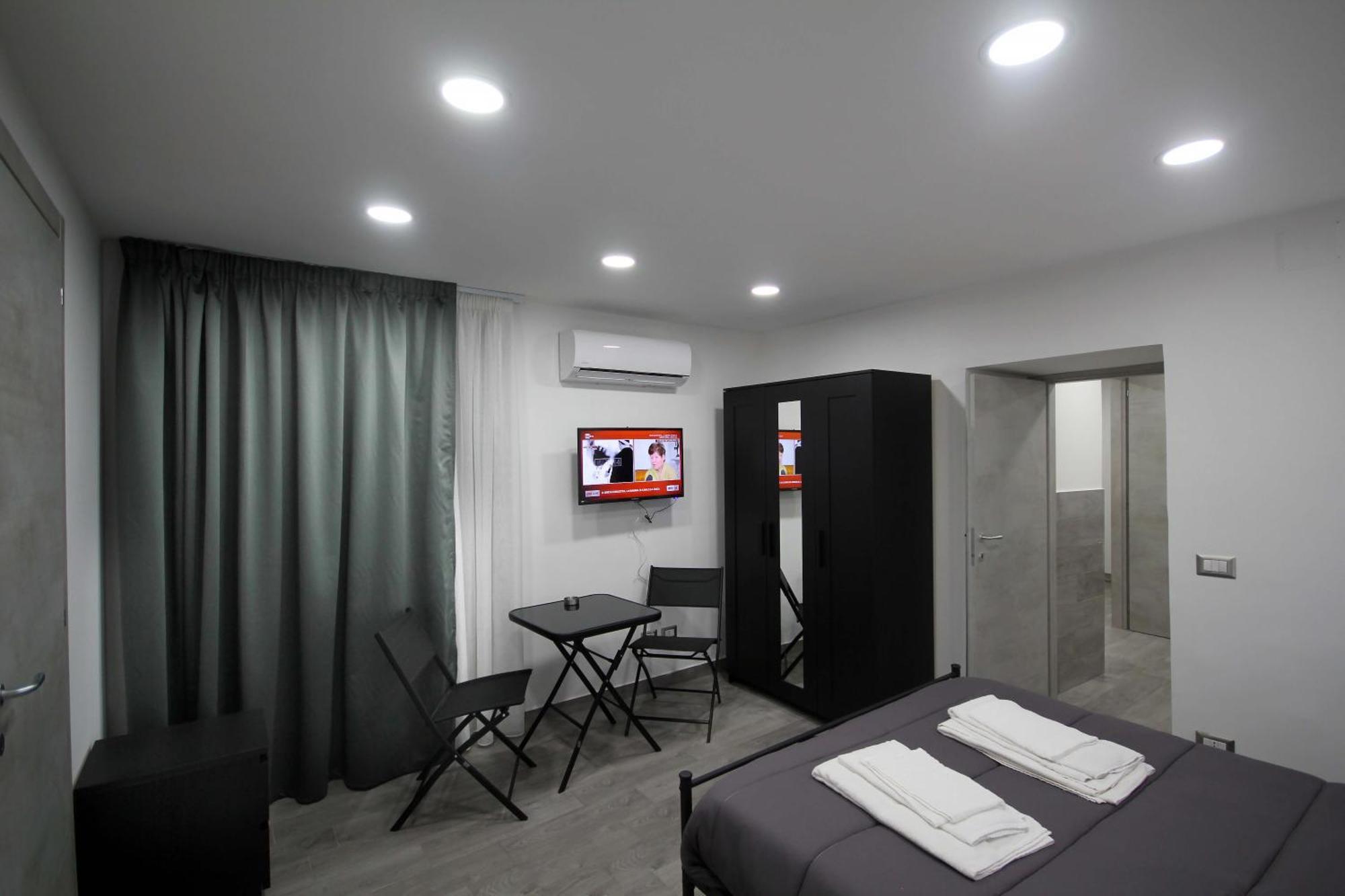 Almat Domus Apartment Naples Bilik gambar